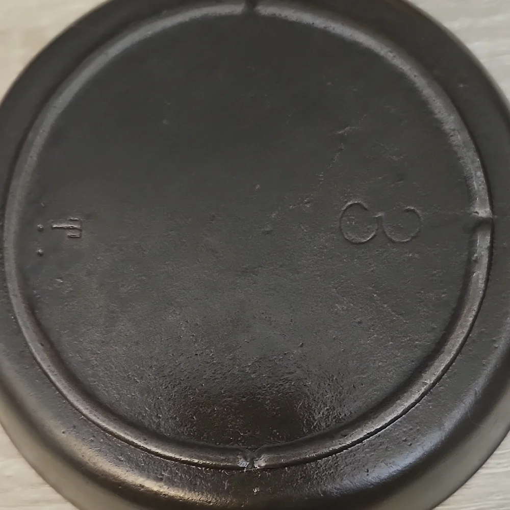 Cast Iron Skillet - Picture 5 of 6